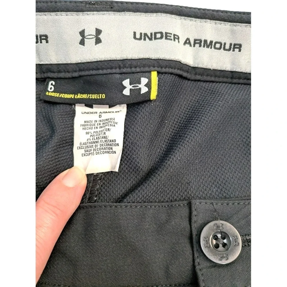 Under‎ Armour Women's Mid-Rise Loose Fit Shorts Size 6 Black Golf Flat Front